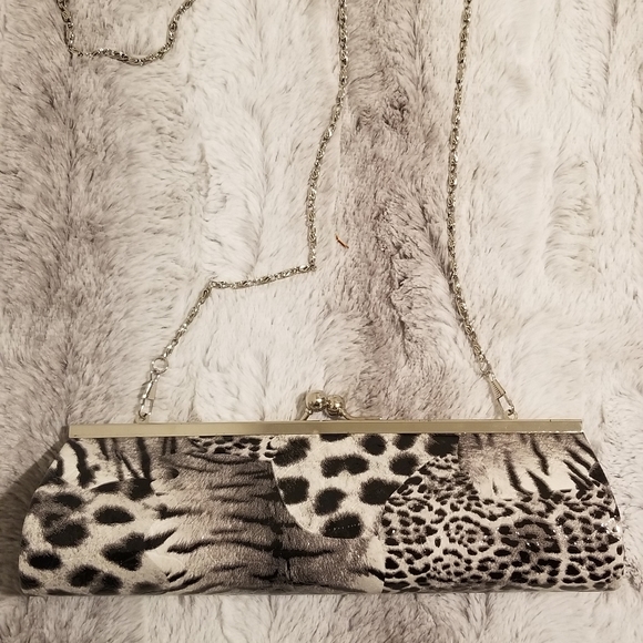 Grey Leopard Fashion Clutch Purses w/ Ch… - Picture 1 of 3